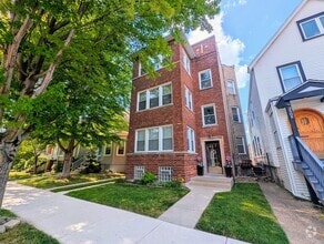 Building Photo - 2510 W Ainslie St