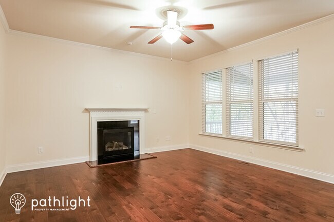 Building Photo - 349 N Farm Dr, Clayton, NC, 27527
