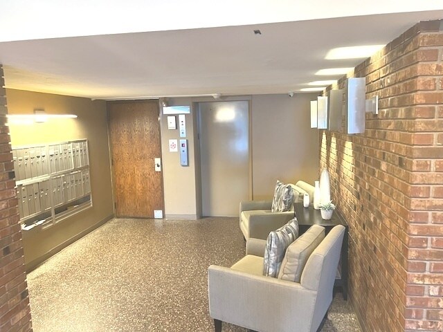 Foto del edificio - 205 W Miner St
