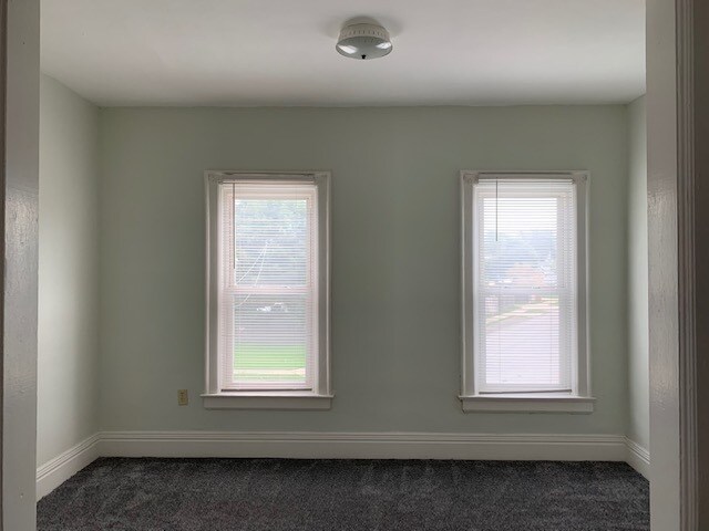 living area 1 - 84 Good Ave