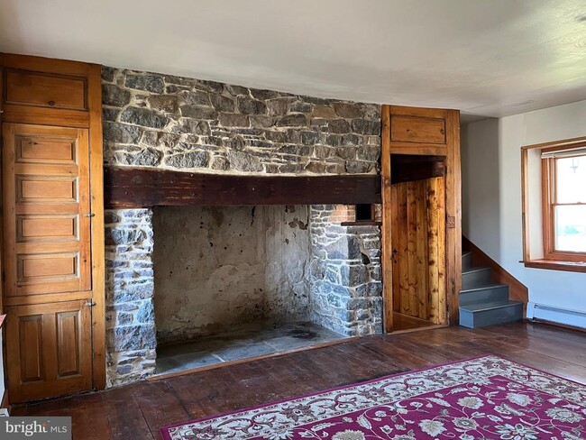 Building Photo - 2168 Milford Square Pike