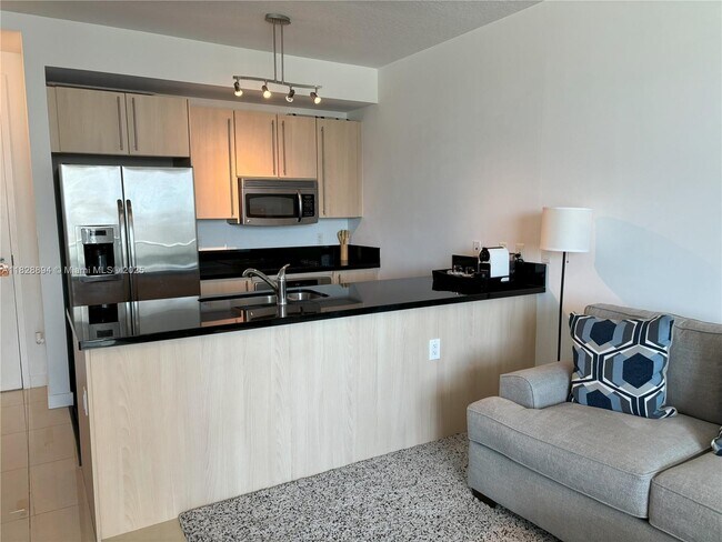 Foto del edificio - 79 SW 12th St