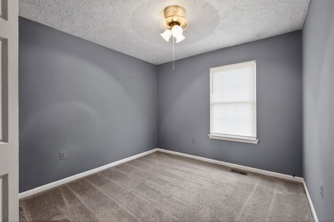 Photo - 2710 Red Oak Ln Townhome