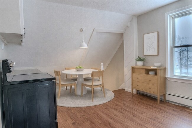 Building Photo - 21 John St