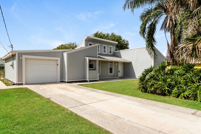 Building Photo - 130 Forrell Ave