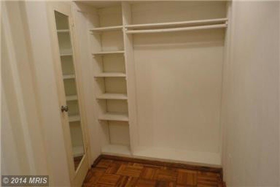 Closet sin cita previa - 2720 Wisconsin Ave NW