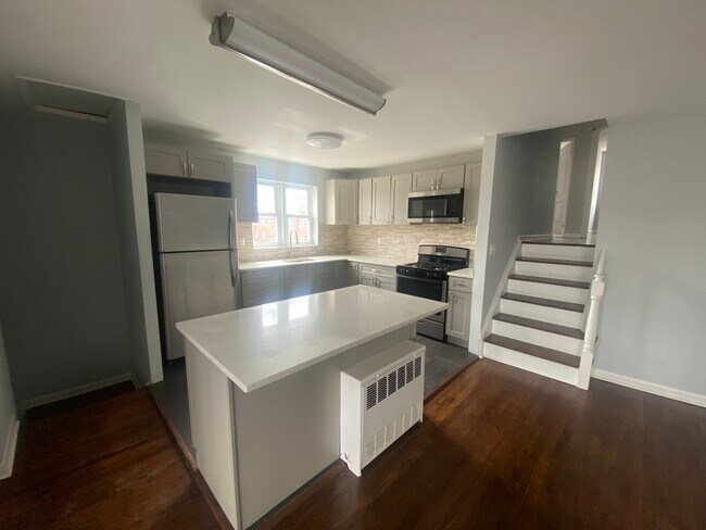 Foto del edificio - 954 E 85th St