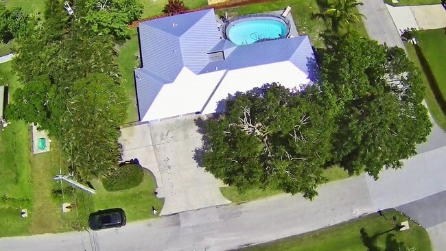 Photo - 3051 SW Earl Ave House