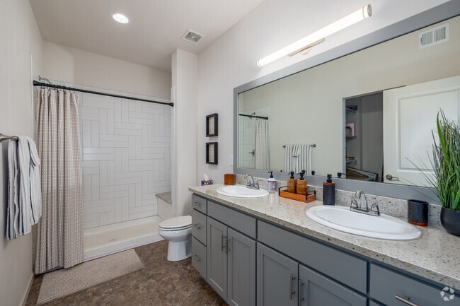 4BR, 3BA - 1,675SF - Primary Bathroom - Willow Chase Twinhomes