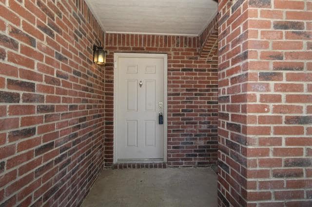 Building Photo - 1724 Rolling Brook Dr