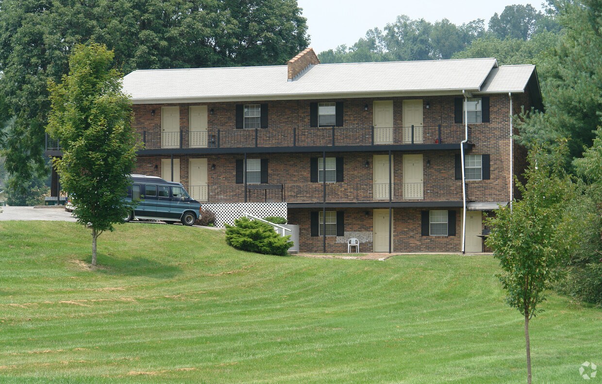 220 Colonial Heights Rd, Colonial Heights, TN 37663 Apartments in