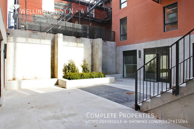 Photo du bâtiment - Completely New - Luxury Finishes - Modern ...