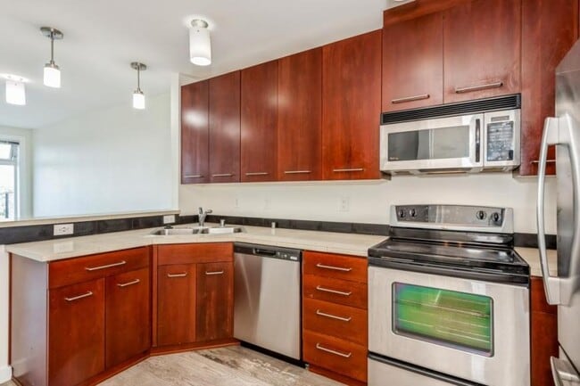 Building Photo - 1 bedroom in Seattle WA 98109