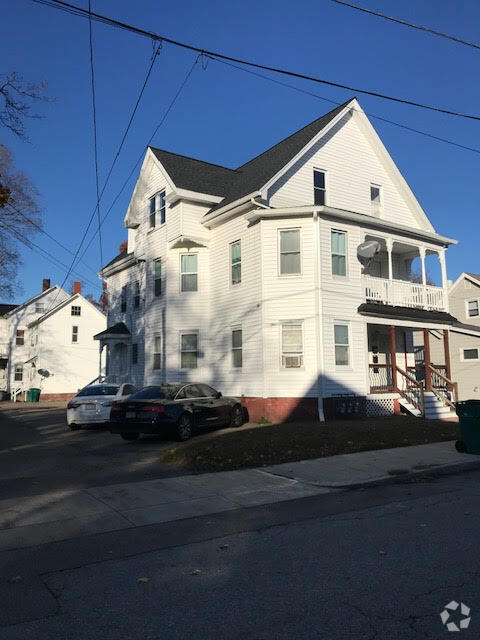 Building Photo - 10 School St