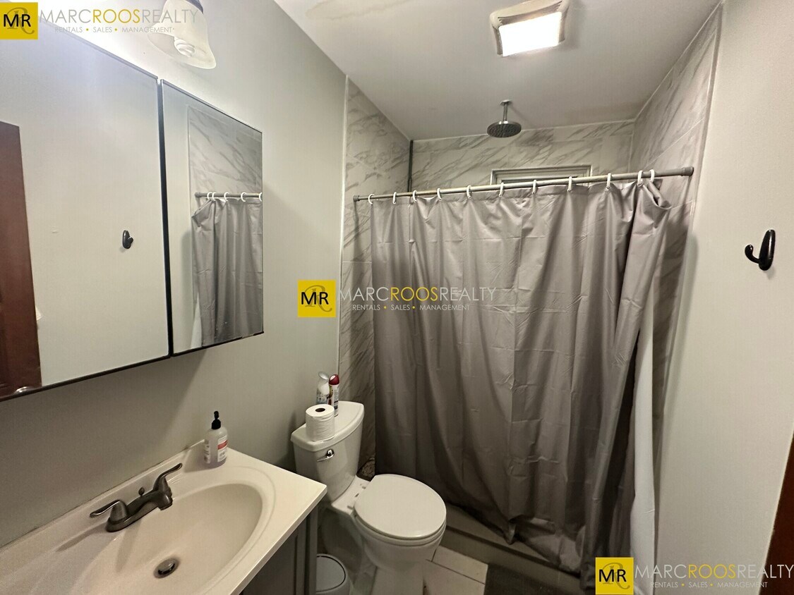 Foto principal - 172 Saint Alphonsus St