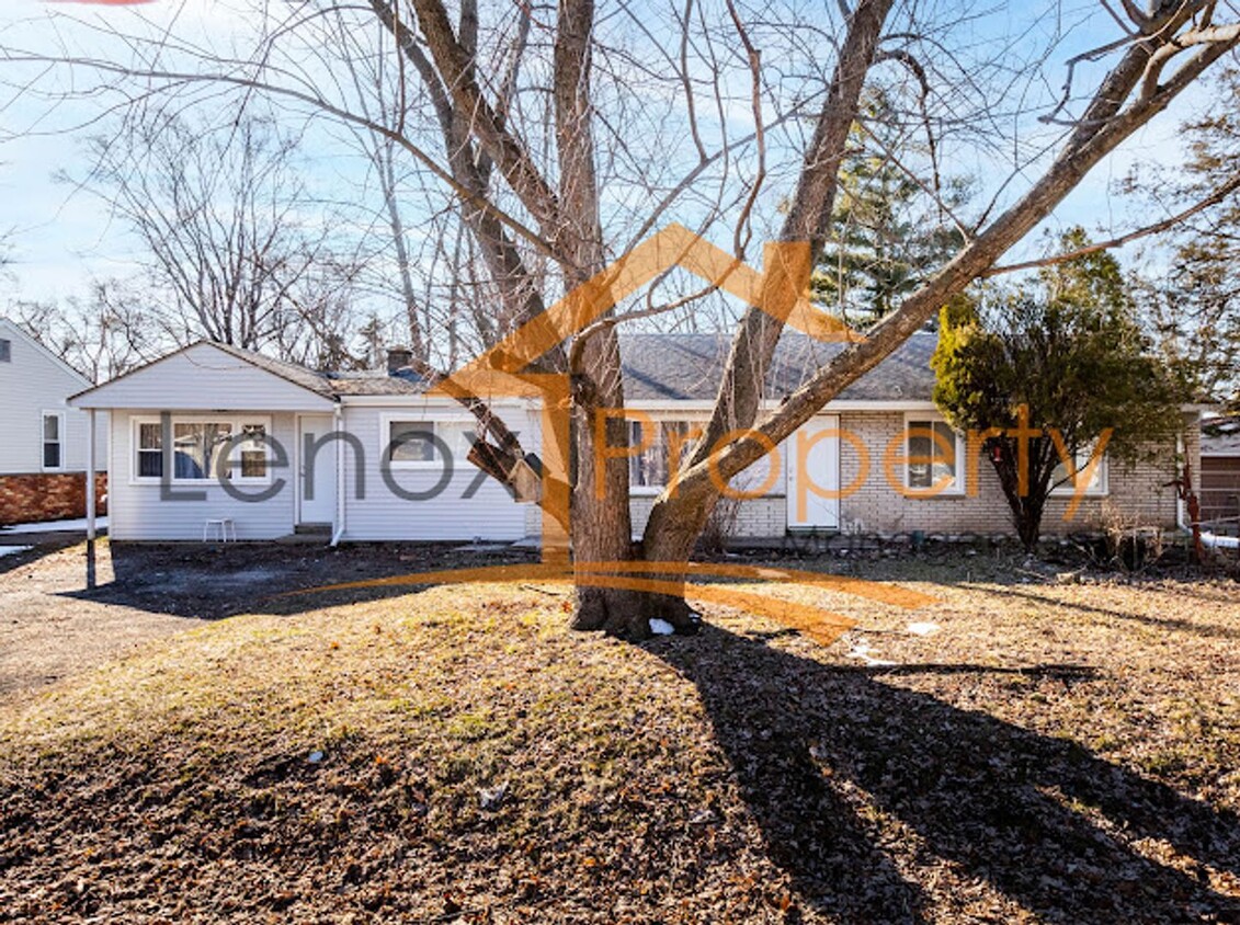 Primary Photo - Shelby Township Ranch For Rent!!! HALF OFF...