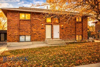 Building Photo - 233 E Julie Anna Dr