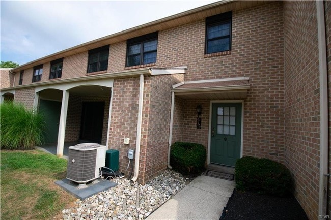Building Photo - 2768 Springhaven Pl