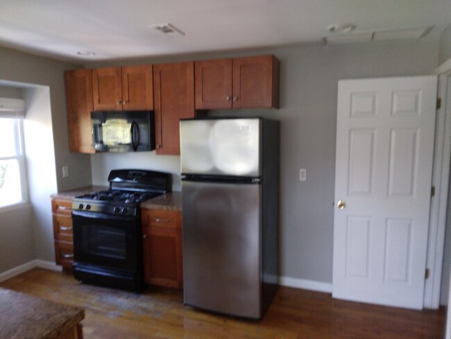 Kitchen - 5242 Parkside Ave