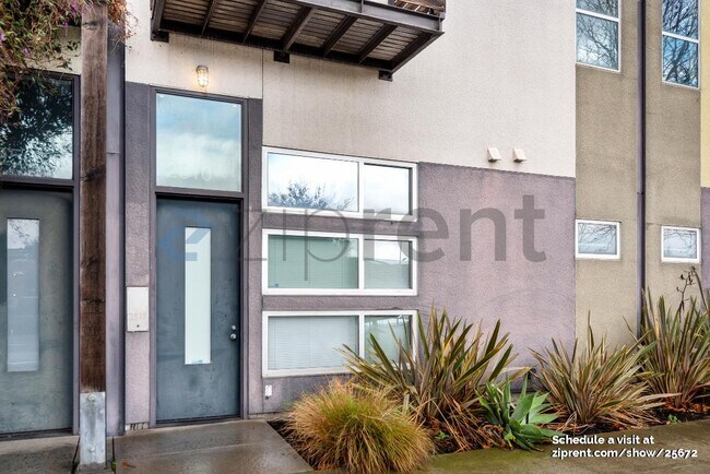 Foto del edificio - 2910 Mandela Pkwy