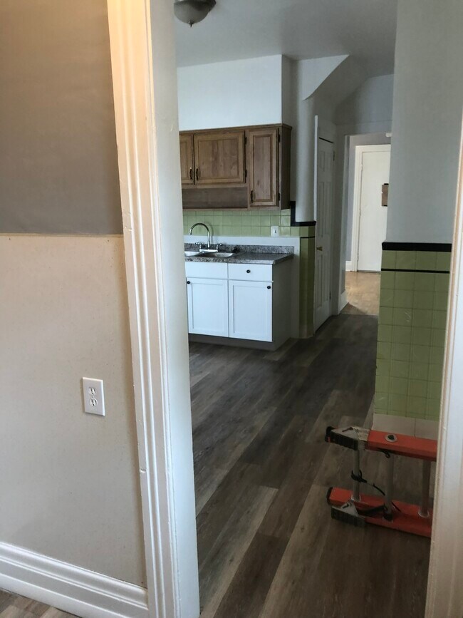 Building Photo - 362 Magee Ave