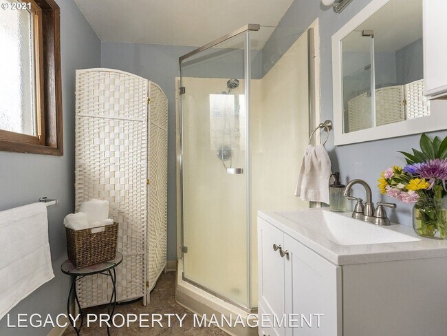 Foto del edificio - 3 br, 2 bath House - 112 Ella Street