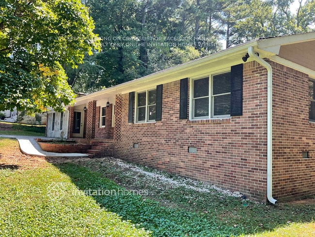 Building Photo - 1432 Cherokee Trail NW