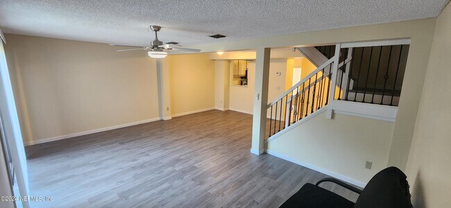 Foto del edificio - 7016 Prestwick Cir S