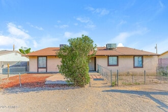 Building Photo - 512 E Linda Ave