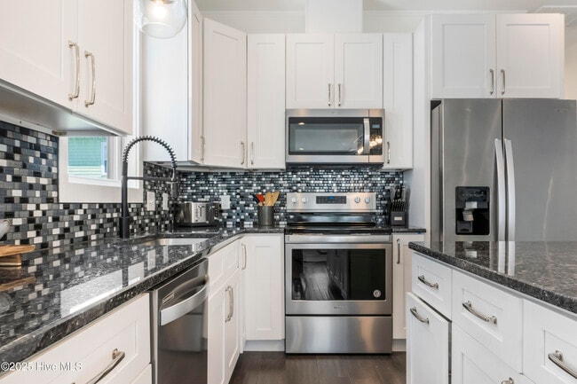 Building Photo - 1515 Bowfin Ln
