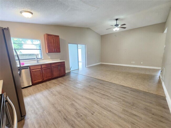 Foto del edificio - 11500 Benbow Ct
