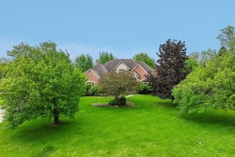 Building Photo - 1819 Brookview Dr