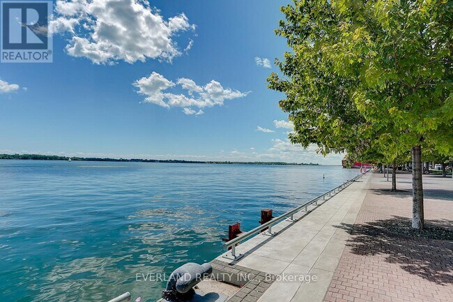 Building Photo - 15-3115 Queens Quay E