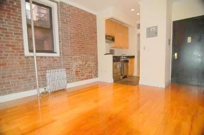 Primary Photo - 439 2nd Ave