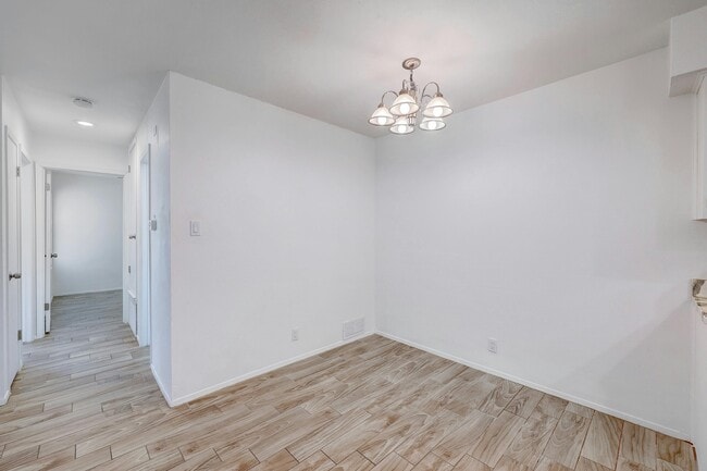 Building Photo - 703 Country Aire Dr