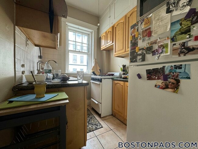 Building Photo - 319 Allston St