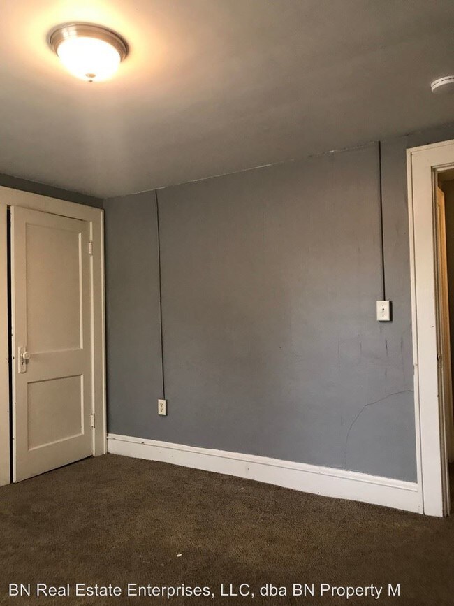 Building Photo - 2 br, 1 bath Apartment - 804 S. Morris