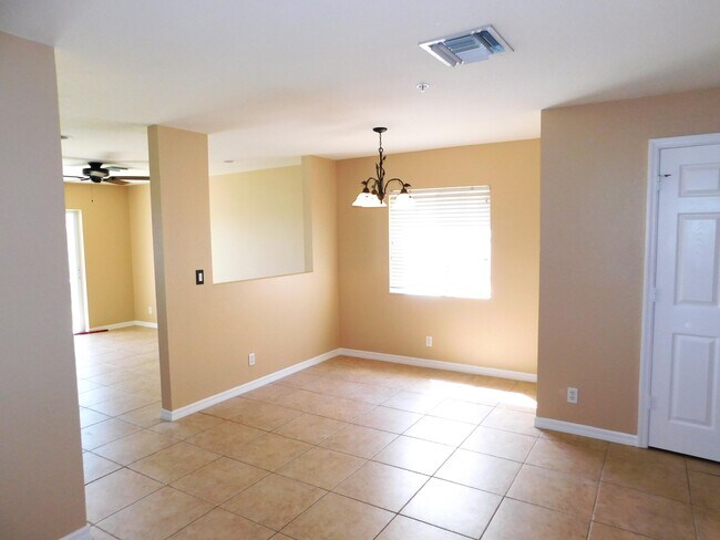 Foto del edificio - 5293 SE Jennings Ln
