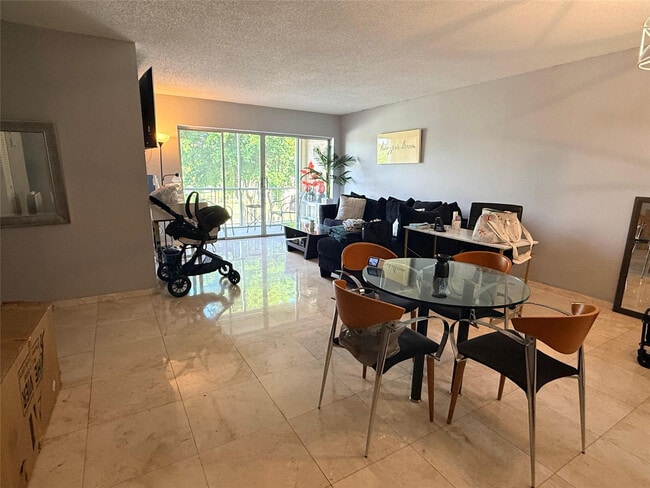 Building Photo - 505 Spencer Dr