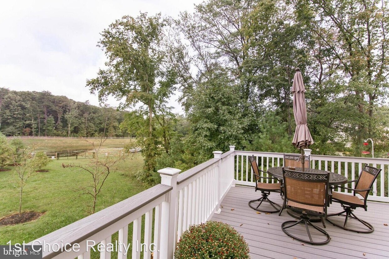 Building Photo - 3 br, 2.5 bath House - 716 Hidden Oak Dr