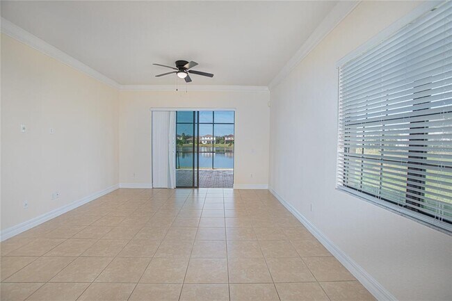 Foto del edificio - 13130 Woodford St