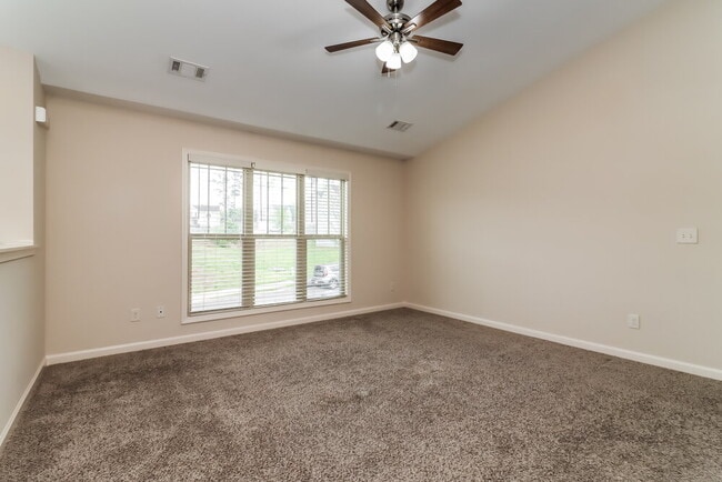 Building Photo - 202 Comet Ct