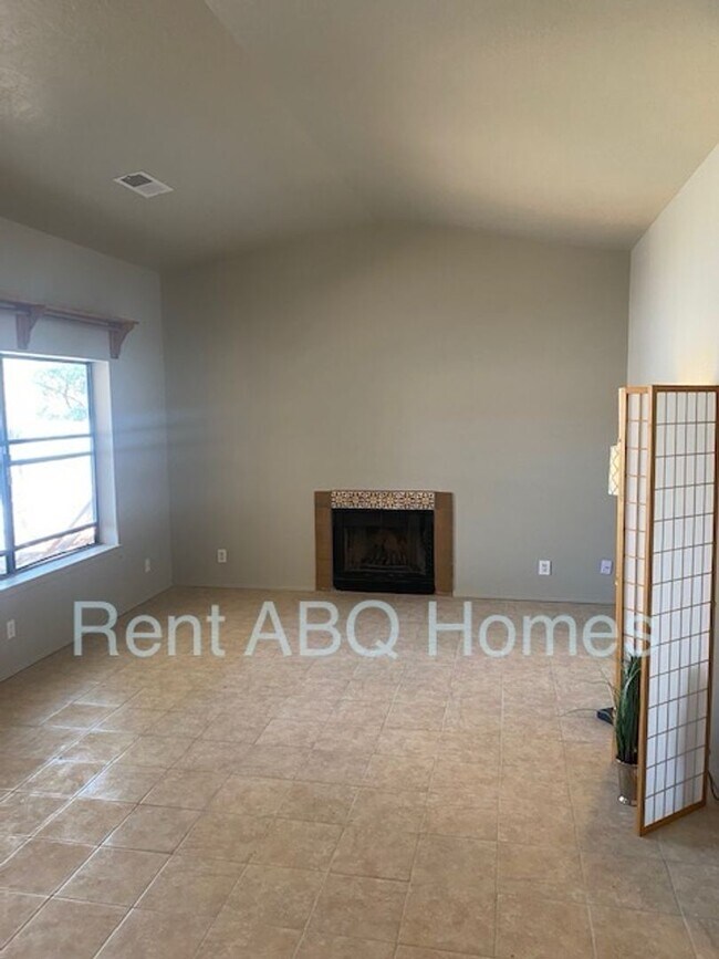 Building Photo - Family Home for Rent in West Mesa School D...