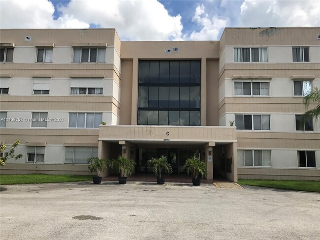 Foto del edificio - 14840 Naranja Lakes Blvd