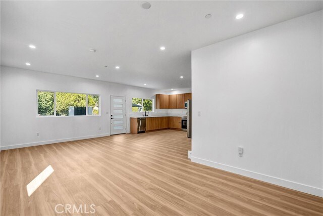 Foto del edificio - 7320 Newcastle Ave