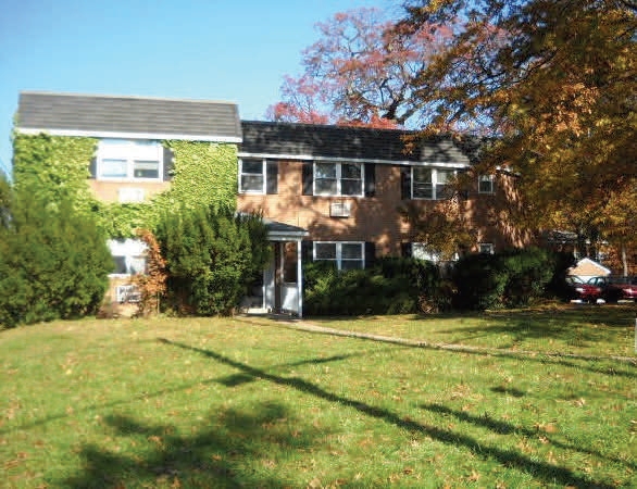 Primary Photo - 21 Manavon St