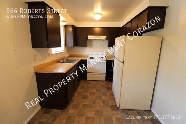 Foto del edificio - Cozy Two Bedroom, Two Bathroom Duplex Near...