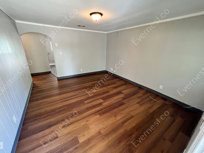 Foto del edificio - 5601 Belaire Dr