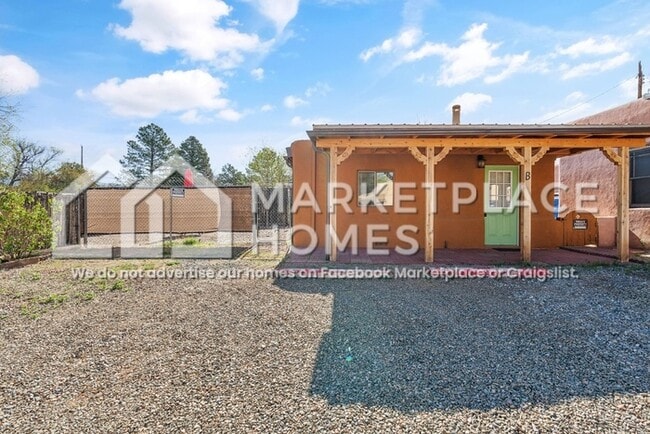 Building Photo - 913 1/2 B Old Pecos Trl