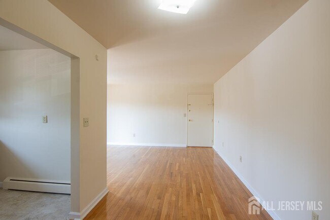Foto del edificio - 9 Koster Blvd